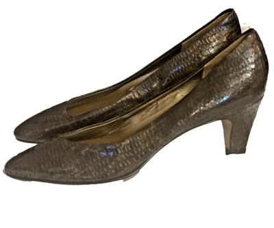 womens shoes size 7 AA  Naturalizer Patent Leather  - Image 1 of 4