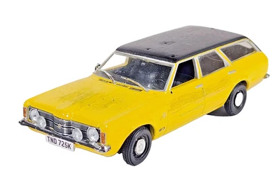 Minichamps Maxichamps 1:43 Ford Taunus Turnier TC1 1970 Diecast Model Car Yellow - Image 1 of 4