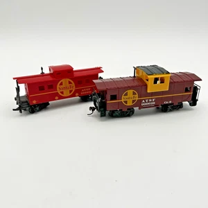 HO SCALE CABOOSE LOT OF 2 Bachmann Life Like - Picture 1 of 5
