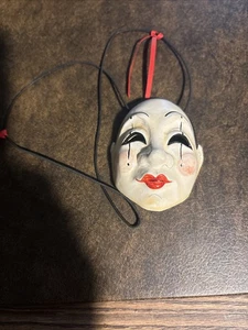 Vintage Handmade Masque Arrayed Mask Jester/Clown Faces Very Rare 3 1/4” X 2 1/2 - Imagen 1 de 4