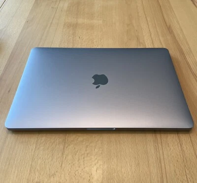 Apple MacBook Pro 13 2,0 GHz 2016, 256 G - Bild 1 von 2
