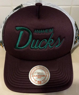 Gorra Anaheim Ducks NHL Script ajustable Snapback espuma/malla púrpura. Foto 1 de 4