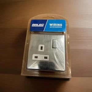 Joblot - 17 x Metal Screwless Switched Socket 1 Gang SP 13A - Chrome 403052 - Picture 1 of 2