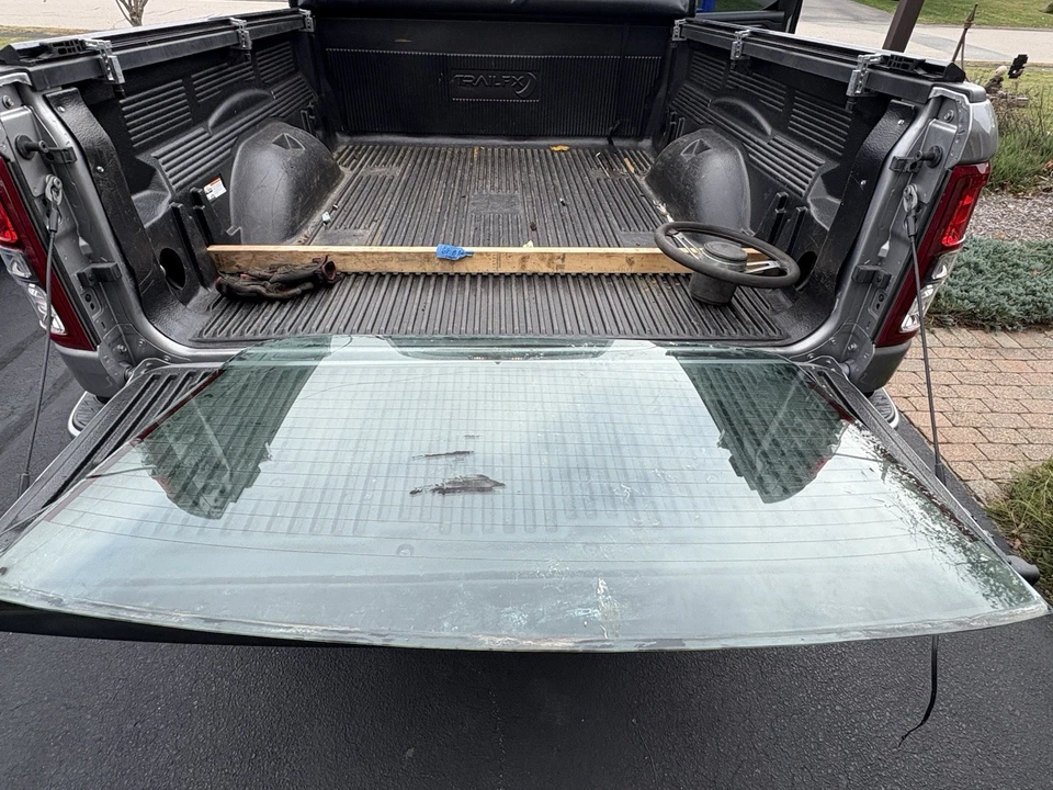 Ventana trasera Dodge Aspen  Foto 1 de 3