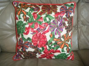 EUC Christmas THROW PILLOW Filled Cushion 16x16 Holiday Bows Print Piped Seams - Picture 1 of 4
