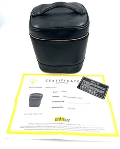 Vanity case vintage Chanel in pelle di agnello nera con cartoncino e autenticazione - Foto 1 di 19
