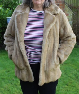 Gorgeous Vintage Carmena Faux Fur Coat - UK Size 14 Length 68cm Chest 104cm - Picture 1 of 7