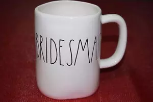 RAE DUNN ARTISAN COLLECTION BY MAGENTA BRAUTJUNGFER KAFFEETASSE(s) - NEU - Bild 1 von 1