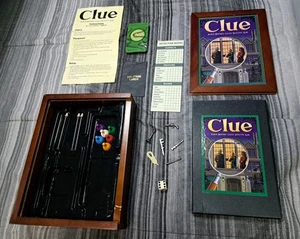 Clue Holzkiste KOMPLETT Parker Brothers 2009 Vintage Spielesammlung Bücherregal - Bild 1 von 4