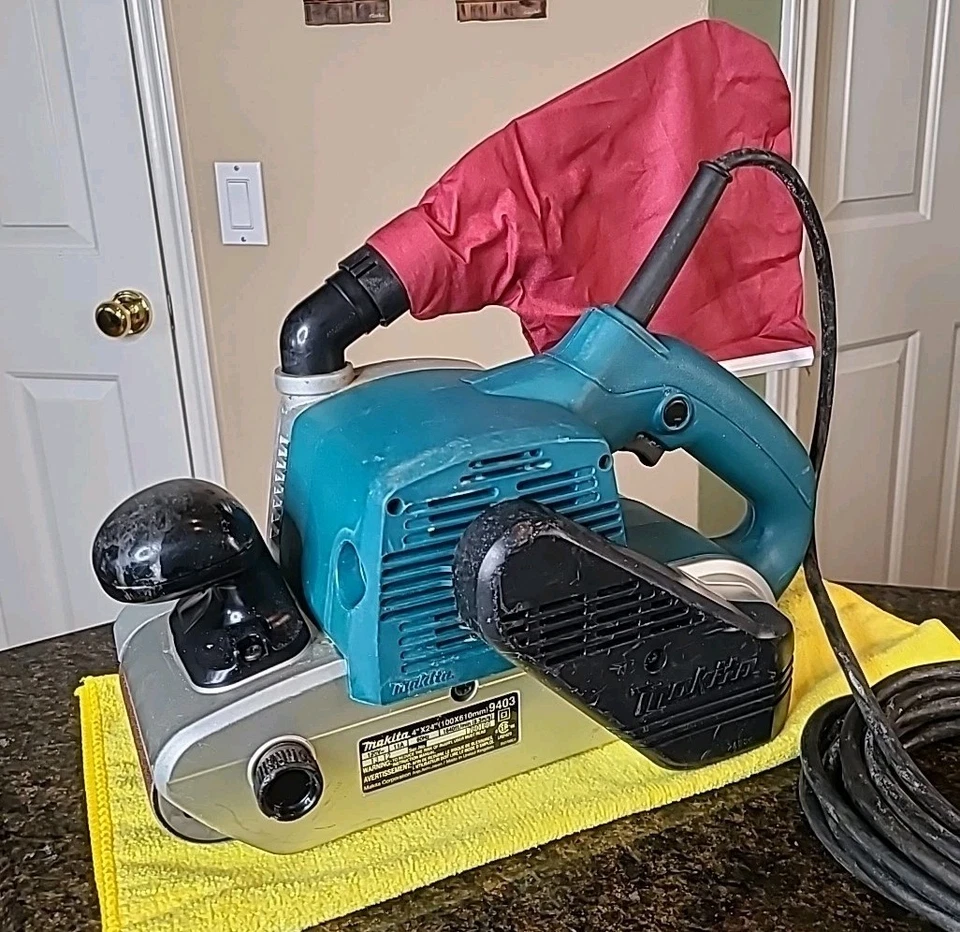 Makita 9403 Heavy-Duty Corded 4"x 24" Belt Sander 115V GUC - Image 1 of 4