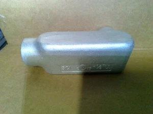 SCI LL150 1-1/2" Iron Malleable Conduit Outlet Body - Picture 1 of 2