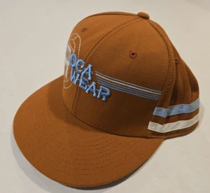 Gorra Rocawear ajustada para hombre talla 7 1/2 béisbol tostado - Imagen 1 de 5