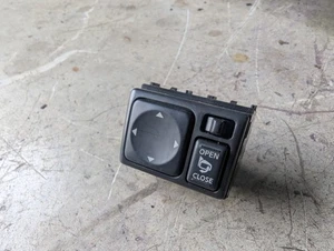 Nissan Side Mirror Switch TIIDA C11 NOTE E11 CUBE Z11 MARCH K12 VERSA C11 - Picture 1 of 3