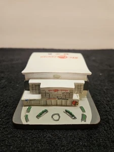 University Of Louisville/Yum Center Miniatur Display/Figur gebraucht (JK) - Bild 1 von 9
