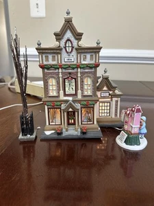 Reparto 56 Victoria's DollHouse 59257 Natale in Città-Villaggio di Natale - Foto 1 di 24