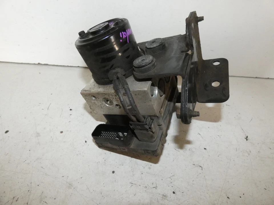 Hyundai Sonata Bj 2002 ABS Hydraulikblock  2,0l 96 KW Benzin 5892038000 - Bild 1 von 1