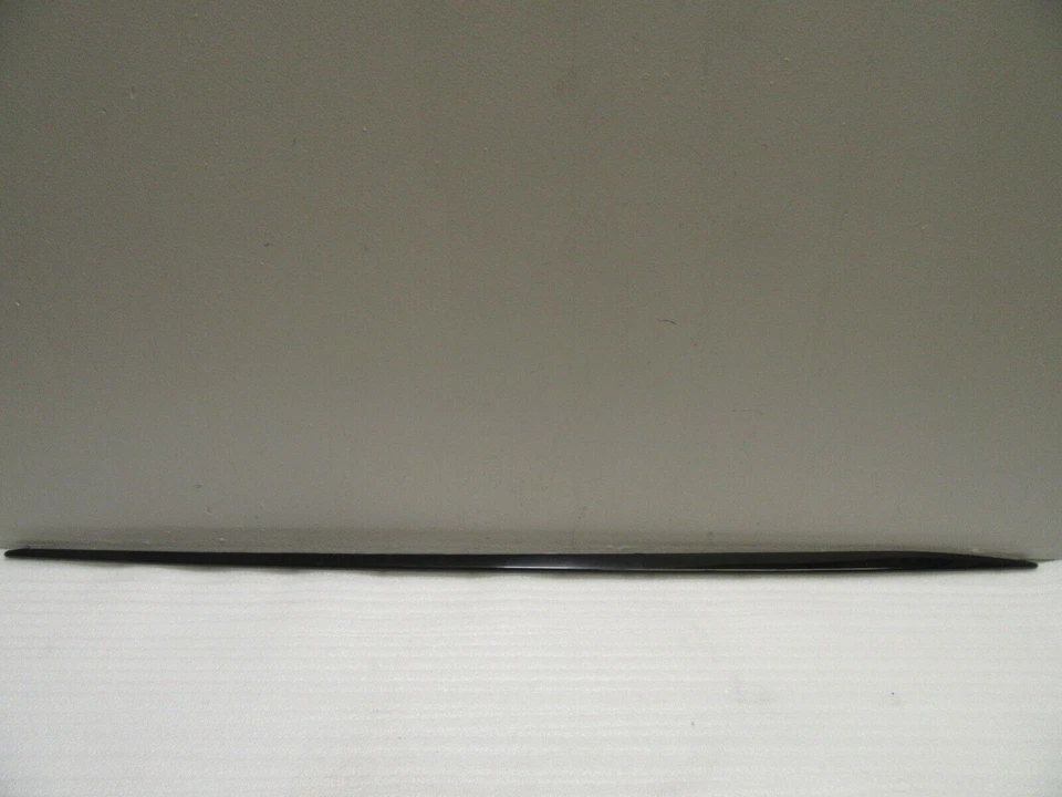 Moldura del lado del conductor izquierdo mercedes-benz c43 c63 amg 2056980162 2017-2020 fabricante de equipos originales Foto 1 de 4