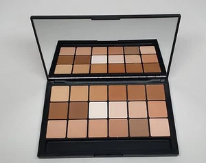 RCMA Foundation / Concealer Palette 18 Color, VK #11 Shinto Palette ORIGINAL NIB - Picture 1 of 2