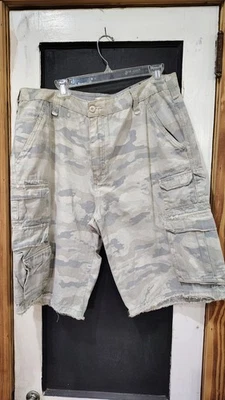 Pantalones cortos Plugg Co para hombre color tostado camuflaje pierna ancha talla 38 cargo utilitario patinador Foto 1 de 4