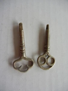VINTAGE TREADLE SEWING MACHINE KEYS LOT OF (2) - Picture 1 of 6