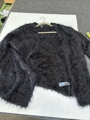 Forever 21 Black Women’s Sweater Size Medium  - Image 1 of 4