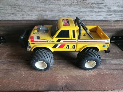 Radio Shack Radio Controlled Off Roader RC 4X4 V8 Working - Image 1 of 4