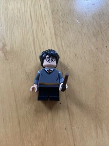 Lego Harry Potter minifigure with wand VGC - Picture 1 of 2