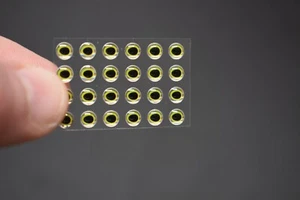 24 GREEN YELLOW 3D Soft Molded 5/32" 4mm Eyes Fly Tying - Picture 1 of 2