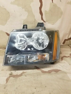 Chevrolet Suburban Avalanche Tahoe LH 2007-2014 bisel de luz izquierda OEM Foto 1 de 4