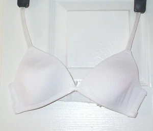Fab girls/teens white padded bra from 915 at New Look, age 12-13 years - Picture 1 of 3