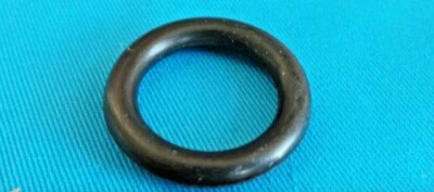 Spuler Gummi- Spulergummi 22 x 32mm für Bernina Nähmaschinen 730 - 750, 800