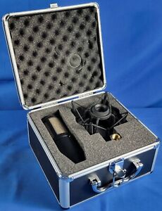 AKG P220 Studio Condenser Microphone Recording Mic w/ Case Excellent Condition