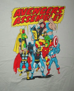 Marvel Comics Classic Avengers Assemble Captain America Hulk T-Shirt New Med Tag - Picture 1 of 2