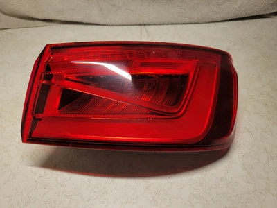 AUDI A3 TAIL LIGHT RIGHT PASSENGER 2015 2016 8V5945096C S3 LED SEDAN OEM Foto 1 de 4