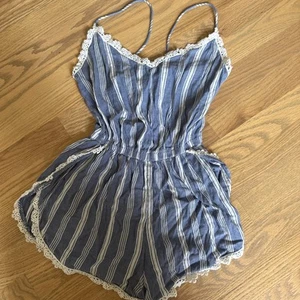 Abercrombie & Fitch Juniors XS Boho Swim Romper With Lace Detail - Picture 1 of 6