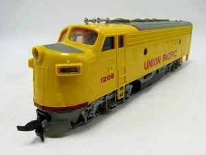 Vintage HO Scale Bachmann Union Pacific EMD F9 Diesel Locomotive - NICE! - Picture 1 of 5
