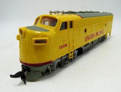 Vintage HO Scale Bachmann Union Pacific EMD F9 Diesel Locomotive - NICE! - Image 1 of 4
