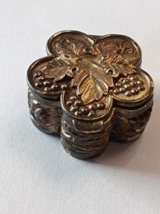 Vintage Grape Leaf Design Small Silver Plated Pill / Snuff /Patch Pot Box (1896) - Picture 1 of 11