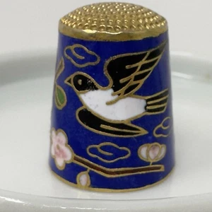 Cloisonné Thimble Nature Birds Enamel and Gold Tone Metal Vtg Mint Collectible - Picture 1 of 14