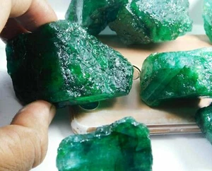 DYED 10000/2KG Expedite Emerald Green Natural Colombian Mineral Rough lot - Picture 1 of 7
