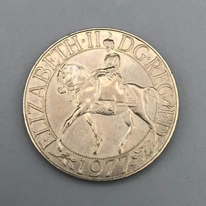 H.M. Queen Elizabeth II 1952-1977 Silver Jubilee Commemorative Crown Coin - Picture 1 of 5