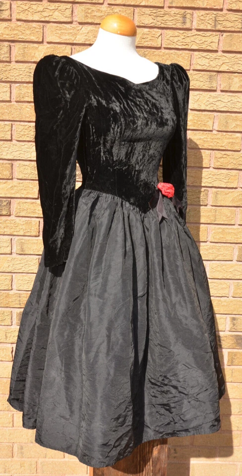 Vestido gótico de terciopelo Gunne Sax negro de colección Beetlejuice miércoles graduación formal S años 80 Foto 1 de 4
