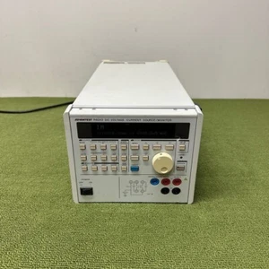 ADVANTEST R6243 Generatore di tensione e corrente DC - Foto 1 di 6