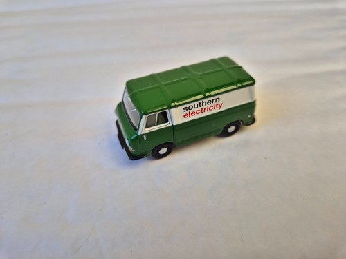 VANS OXFORD PRESSOFUSO SCALA 1 76 OO AUSTIN J4 VAN SOUTH ELECTRIC 76J4003