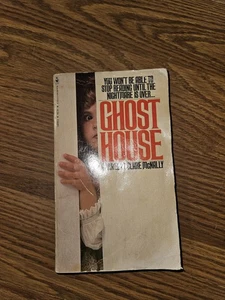 GHOST HOUSE CLARE MCNALLY Vintage HORROR Paperback 1980 - Imagen 1 de 6
