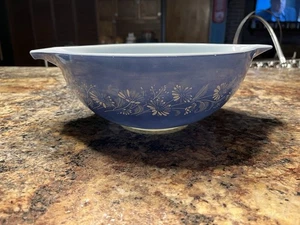 VTG Pyrex Colonial Mist Blue & White Cinderella Mixing Bowl 444 GREAT CONDITION - Picture 1 of 7