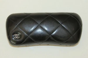 Estuche de gafas Chanel acolchado de rombos, acolchado acolchado acolchado - Imagen 1 de 4