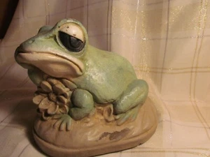 FROSCH BETON DENKEN- BLUME - FRÜHES MUSTER- TOLLES GRÜN- SCHWARZE AUGEN WHOW! - Bild 1 von 22