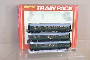 LOCOMOTIVE DIESEL HORNBY R369 BR VERTE CLASSE 110 DMU LOT DE 3 VOITURES COMME NEUVE EN BOÎTE om - Photo 1 sur 11