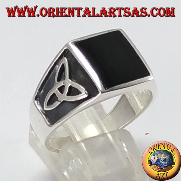 Anello in argento 925  con onice quadrata e nodo tyrone sui lati - Immagine 1 di 1